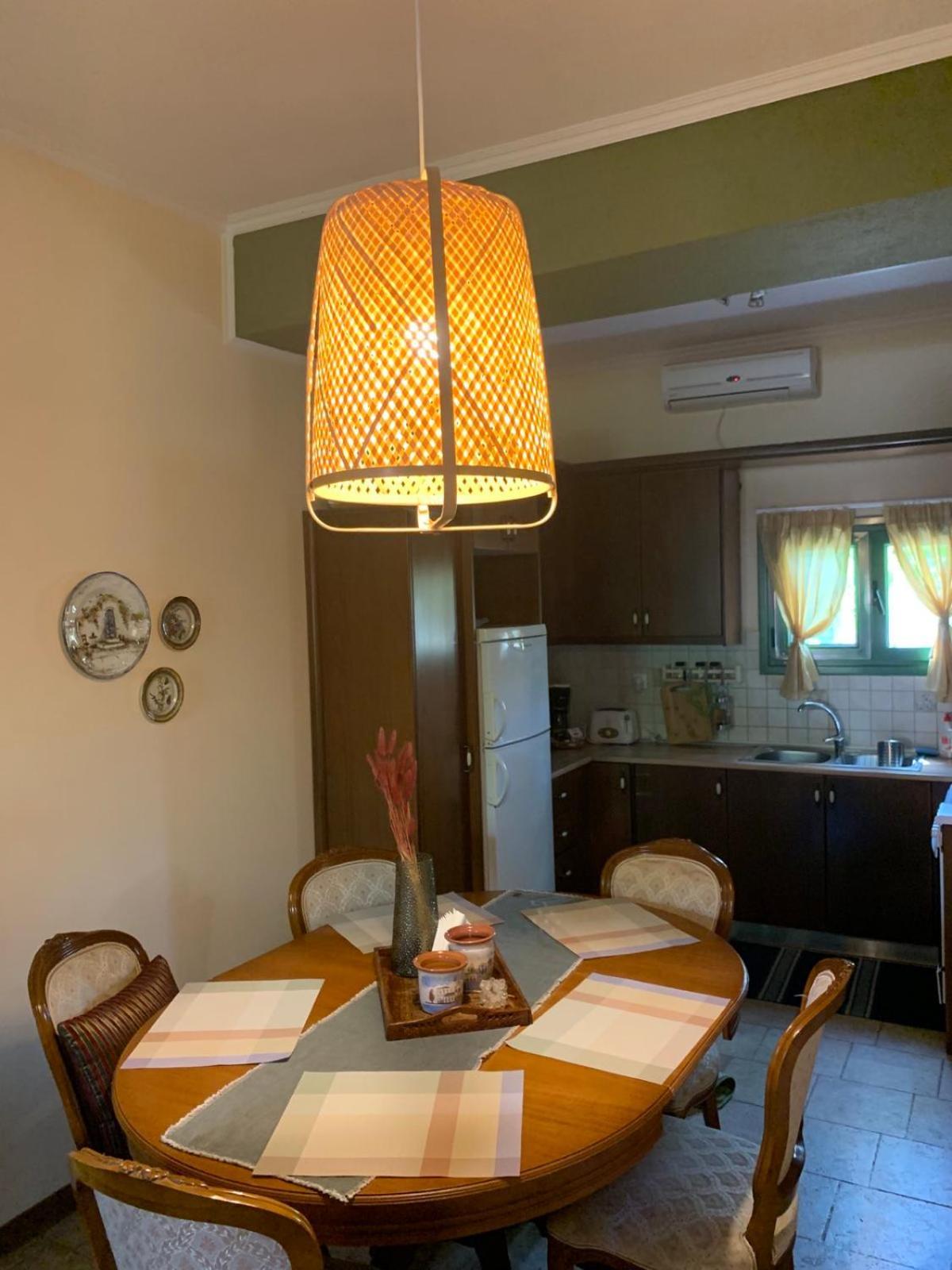 The Lake House" -Trichonida Lake Marathias  Bagian luar foto
