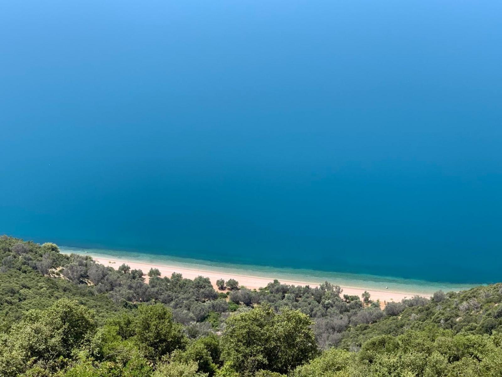 The Lake House" -Trichonida Lake Marathias  Bagian luar foto